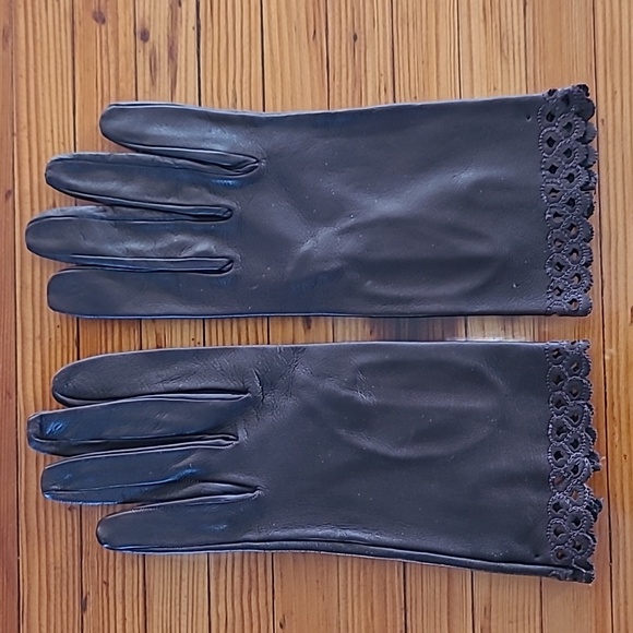 VINTAGE GLOVES GROUP OF FIVE - Picture 11 of 15